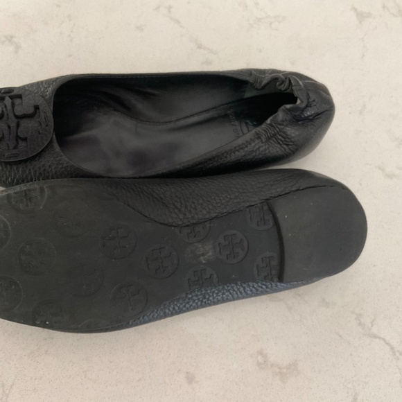 Tory Burch pebbled flat shoes - Picture 4 of 6